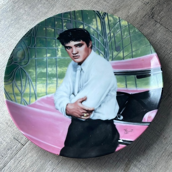 Elvis Presley Gates of Graceland Plate - Picture 1 of 7